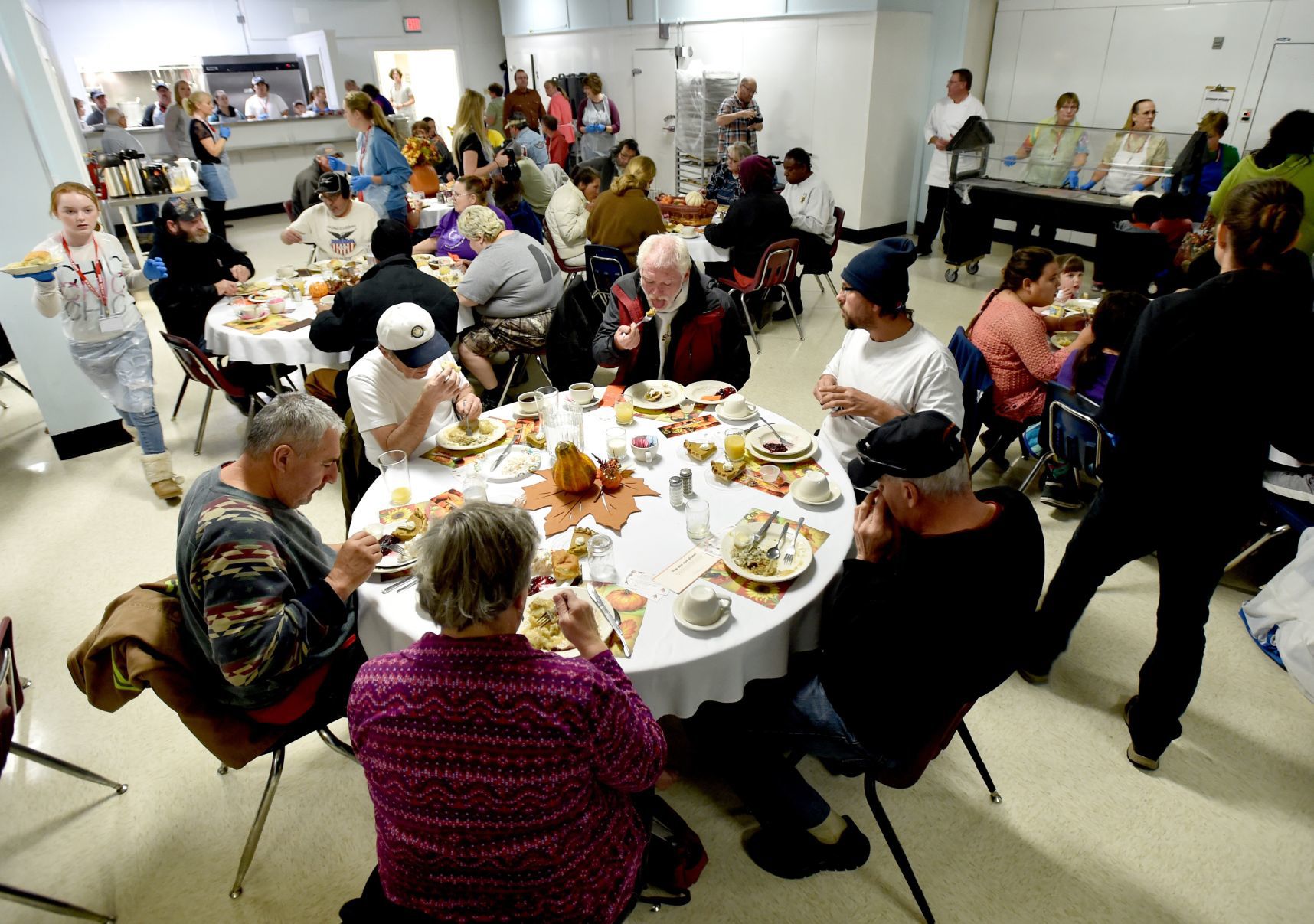 Guests enjoy their lunch